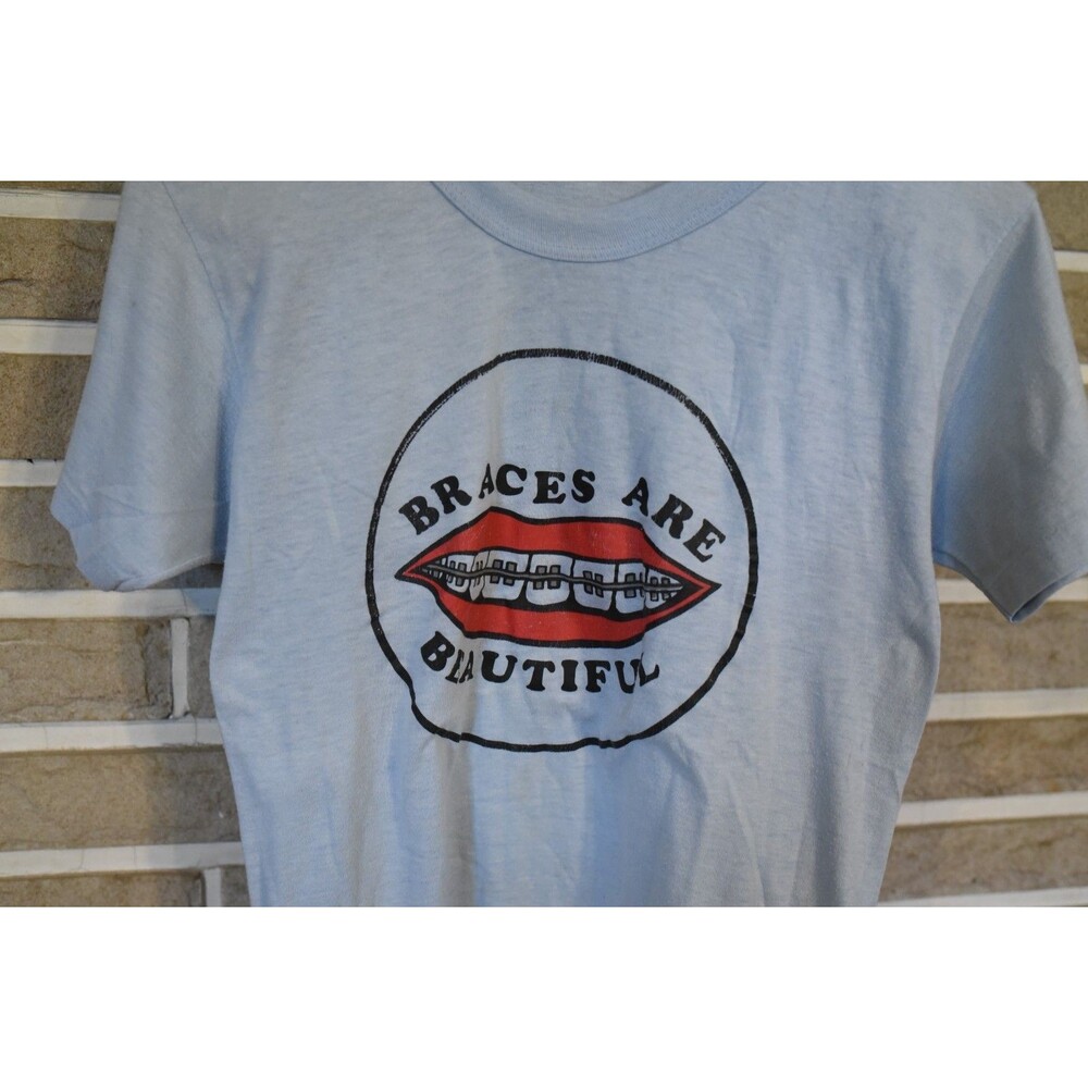 Vintage Braces Are Beautiful T-shirt Sz M Single Stitch blue lips